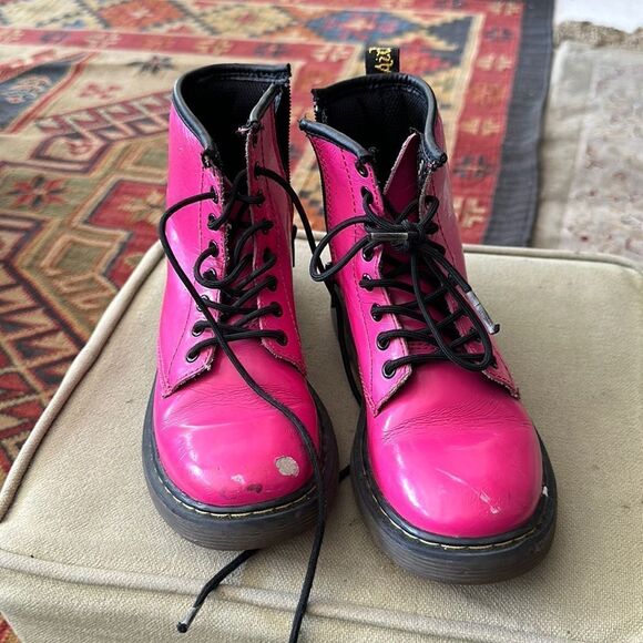 Dr. Martens - pink lace-up boots. For your punk rock girrrrrl. - Picture 1 of 7